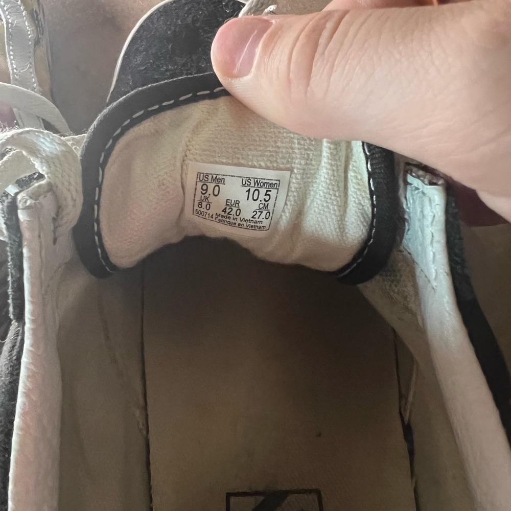 Vans - Picture 3 of 4
